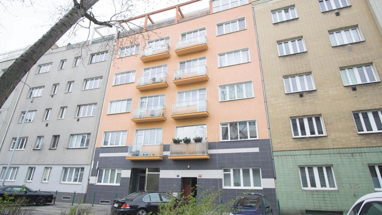 School Apartment - Your Unique Place In Prague By Metro Vysehrad, Prague
